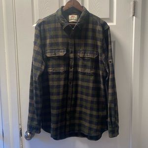 Mens Fjall Raven olive green/black plaid flannel shirt. Slim fit XXL.